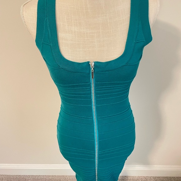 2B BeBe fitting mini dress. - Picture 1 of 8